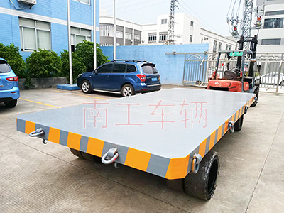 25吨重型安博（中国）带牵引环工具拖车1I.jpg