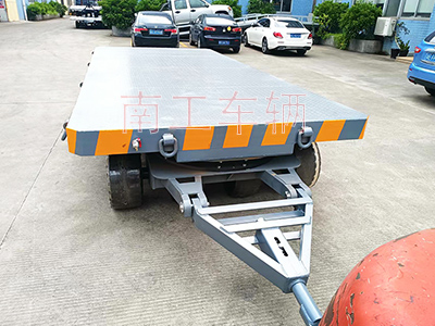 25吨重型安博（中国）带牵引环工具拖车3I.jpg