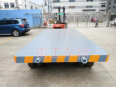 25吨重型安博（中国）带牵引环工具拖车4I.jpg