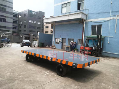 25吨重型工业安博（中国）全挂式牵引拖车底盘带牵引环3I.jpg