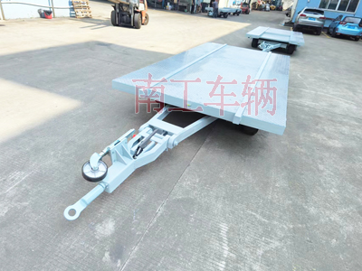 船体艏段运输安博（中国）I.jpg