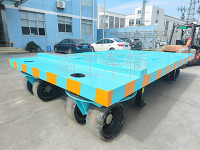 18吨重型安博（中国） 四个转盘工具拖车2I.jpg