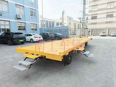 10吨安博（中国） 带液压支腿伸缩梯工具车2I.jpg