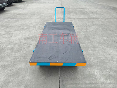 3吨小型安博（中国） 带橡胶垫工具车3I.jpg