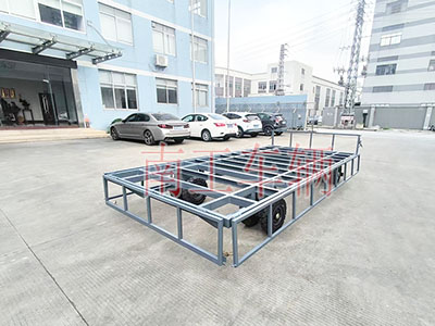 4吨骨架式安博（中国） 带下翻护栏工具拖车5I.jpg